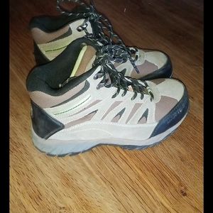 Hiking boats size 7 Buffalo